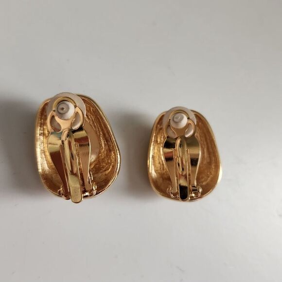 ✨️VINTAGE Givenchy Clip-on Gold Earrings - Picture 6 of 10